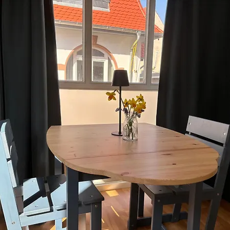 Im Auerbacher Ortskern Naehe Fuerstenlager Apartman *