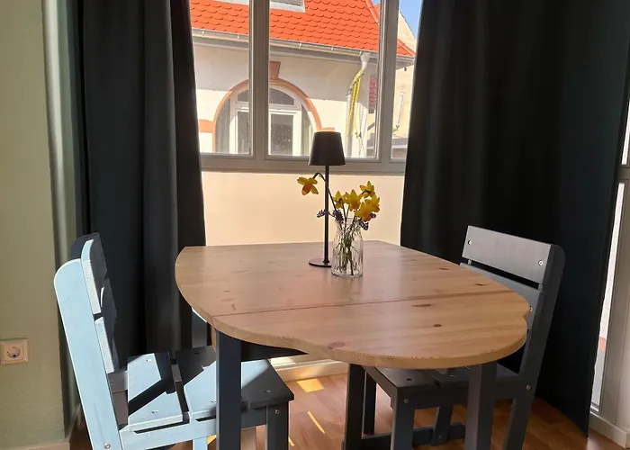 Im Auerbacher Ortskern Naehe Fuerstenlager Apartment *